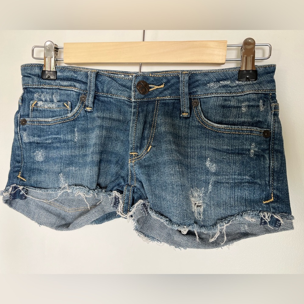 Bullhead Juniors Women’s Cut Off Frayed Jean Shorts Size 0 Low Rise